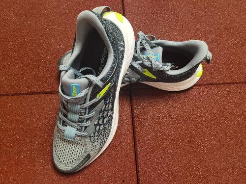 22年国产跑鞋评测视频-第3张图片-国产精品毛片无遮挡