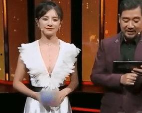 主持人穿国产衣服视频,主持人演绎国产服饰风采-第1张图片-日韩国产一不卡在线观看 主持人穿国产衣服视频,主持人演绎国产服饰风采-第1张图片-日韩国产一不卡在线观看